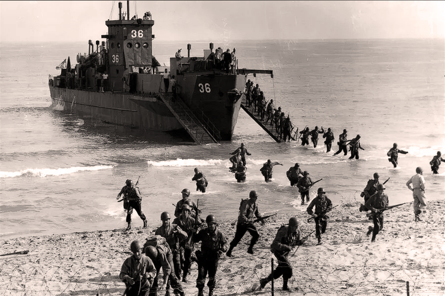 Высадка в Алжире и Марокко в ноябре 1942 года — первая стратегическая наступательная операция западных союзников.